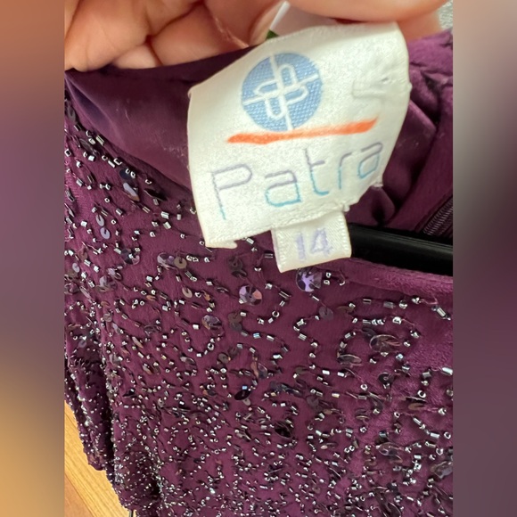 16. Patra Beaded Kimono Sleeve Gown - Picture 10 of 15